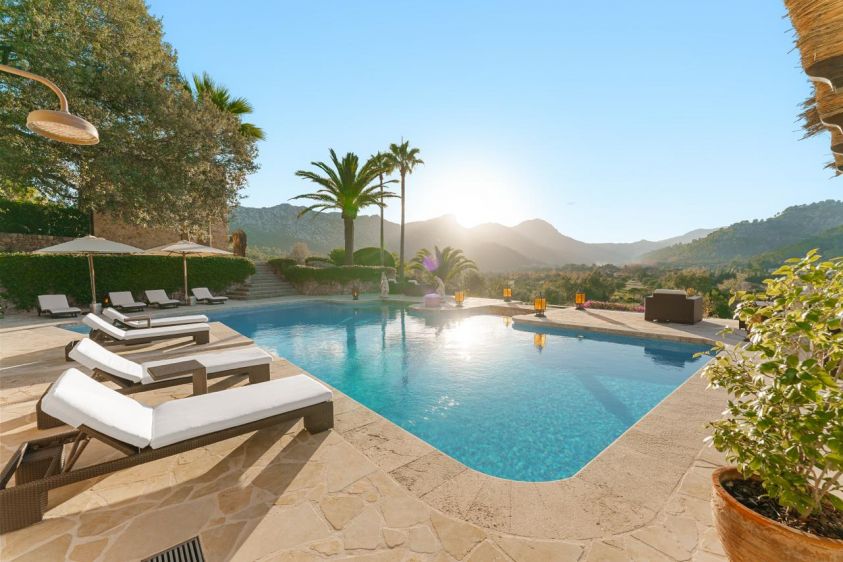 5 Reasons to Use a Property Management Company in Mallorca This Autumn